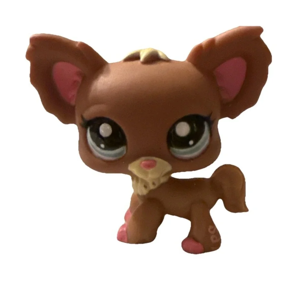Littlest Pet Shop LPS #1623 Brown Chihuahua Dog Blue Eyes Pink Paws Hasbro